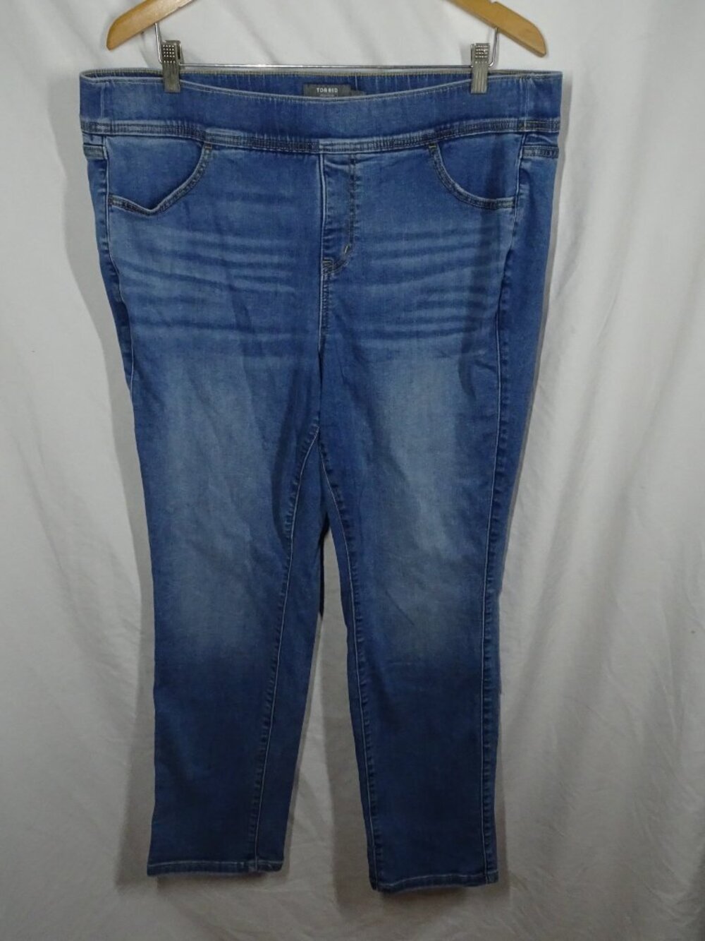 Torrid Women Feel the Fit Super Soft Lean Jean Size 2R